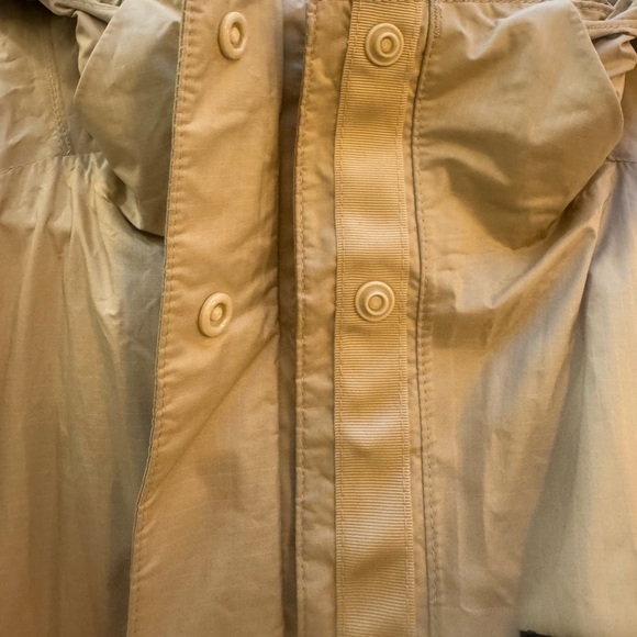 Patagonia Women's Khaki Hooded Lightweight Trench Coat - Picture 6 of 16